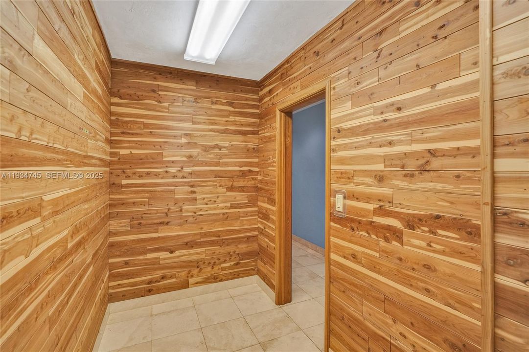 待售: $1,750,000 (7 贝兹, 7 浴室, 7919 平方英尺)