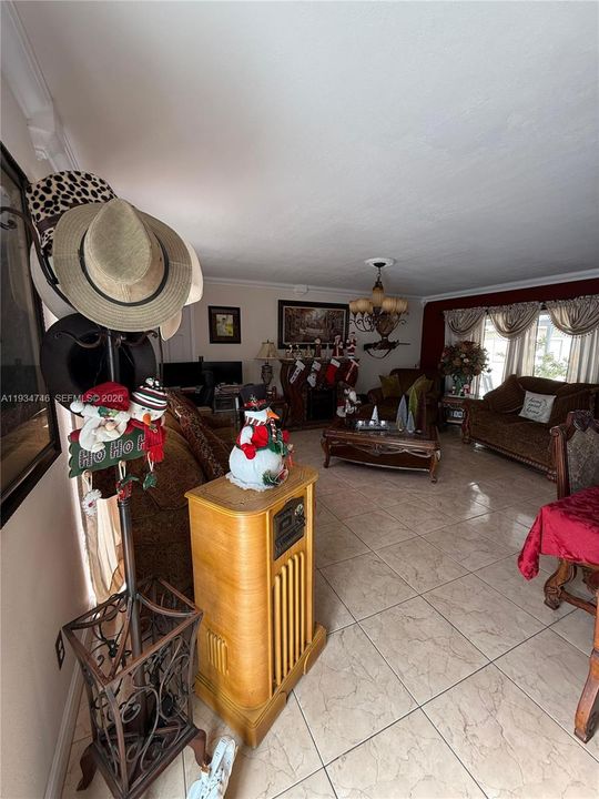 待售: $715,000 (3 贝兹, 2 浴室, 1844 平方英尺)