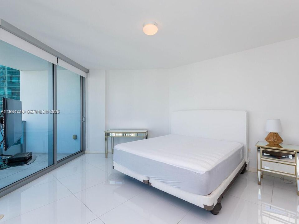 出租: $7,600 (2 贝兹, 2 浴室, 1539 平方英尺)