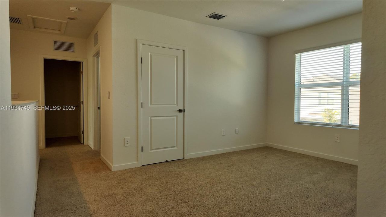 В аренду: $3,900 (4 спален, 2 ванн, 2400 Квадратных фут)