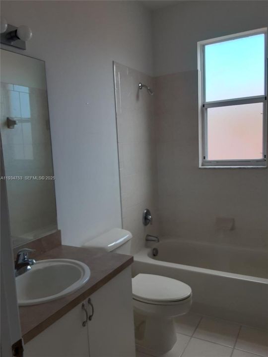 For Rent: $3,200 (5 beds, 3 baths, 2070 Square Feet)