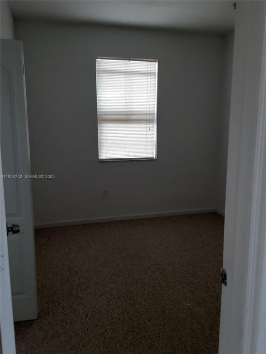 For Rent: $3,200 (5 beds, 3 baths, 2070 Square Feet)