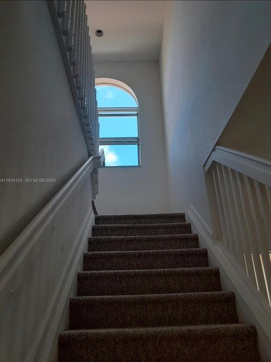 For Rent: $3,200 (5 beds, 3 baths, 2070 Square Feet)