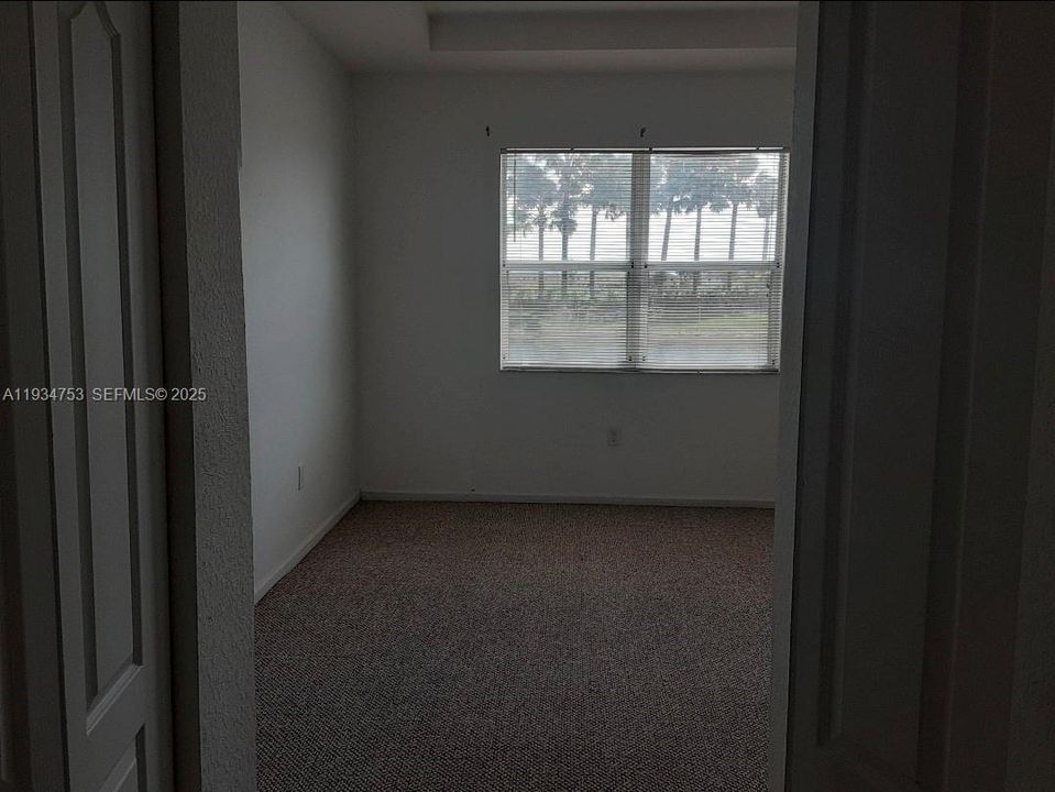 For Rent: $3,200 (5 beds, 3 baths, 2070 Square Feet)