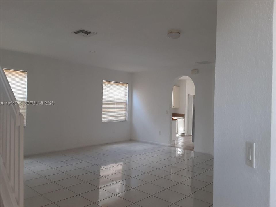 For Rent: $3,200 (5 beds, 3 baths, 2070 Square Feet)