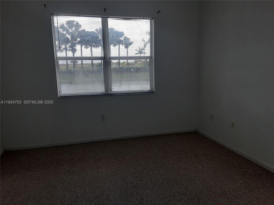 For Rent: $3,200 (5 beds, 3 baths, 2070 Square Feet)