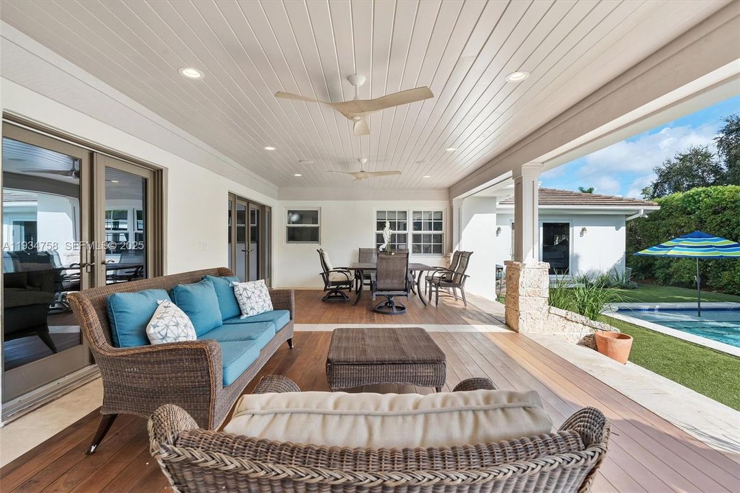 На продажу: $2,000,000 (5 спален, 4 ванн, 2770 Квадратных фут)