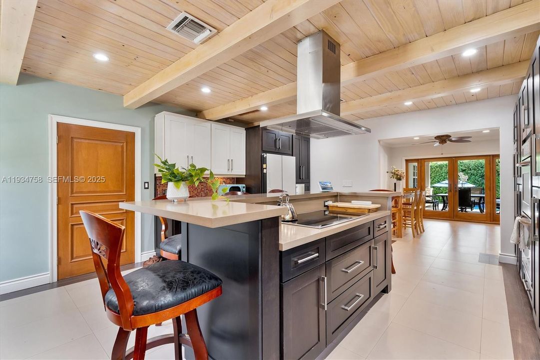 На продажу: $2,000,000 (5 спален, 4 ванн, 2770 Квадратных фут)