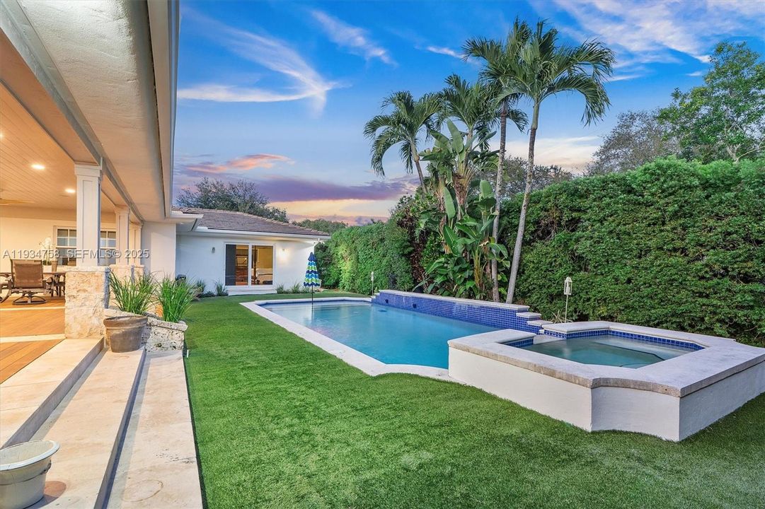 На продажу: $2,000,000 (5 спален, 4 ванн, 2770 Квадратных фут)