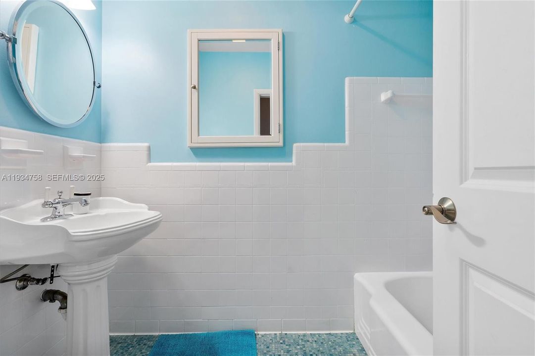 На продажу: $2,000,000 (5 спален, 4 ванн, 2770 Квадратных фут)