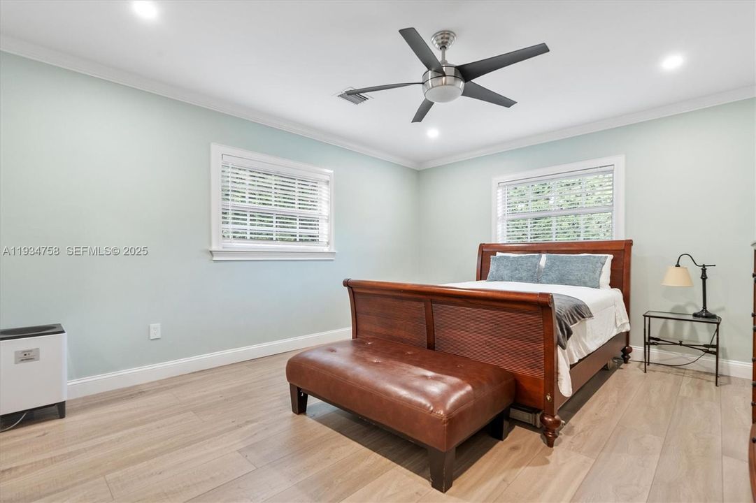 На продажу: $2,000,000 (5 спален, 4 ванн, 2770 Квадратных фут)