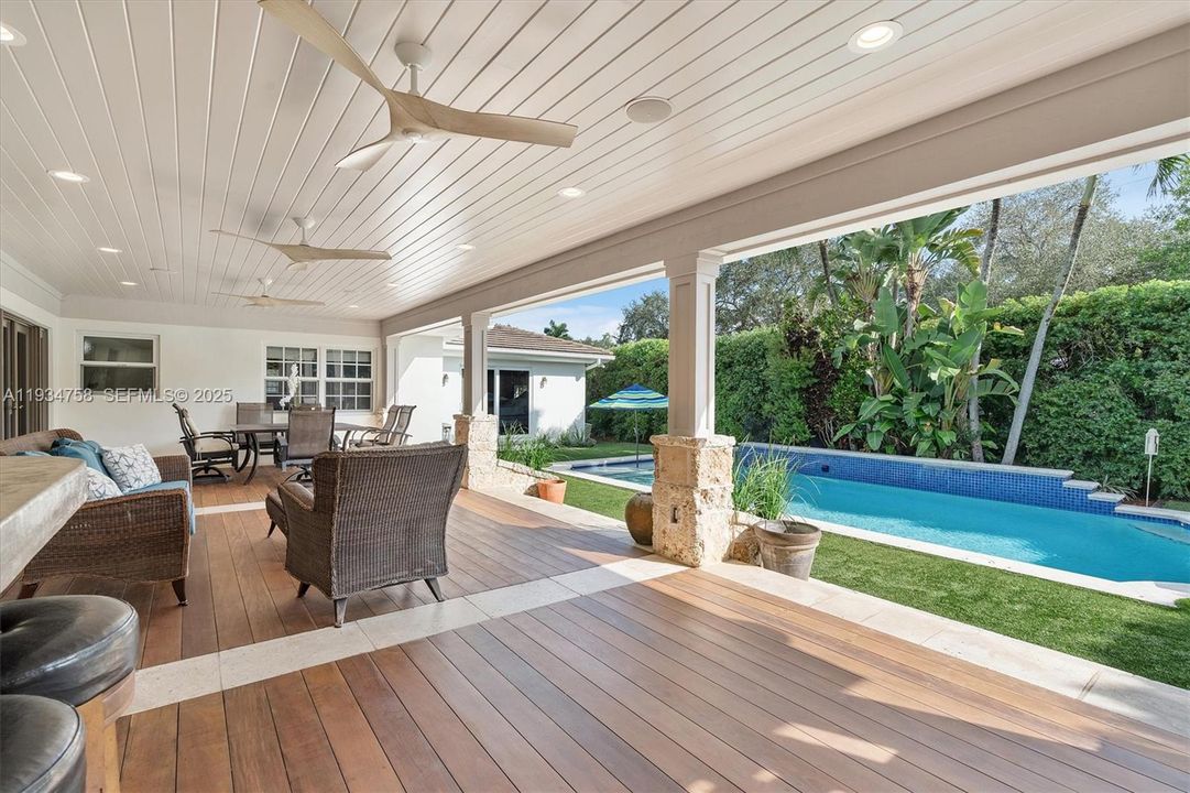 На продажу: $2,000,000 (5 спален, 4 ванн, 2770 Квадратных фут)