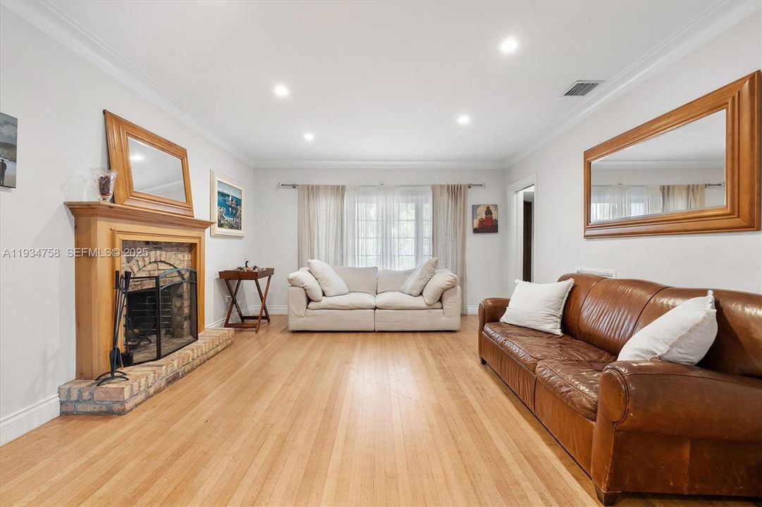 На продажу: $2,000,000 (5 спален, 4 ванн, 2770 Квадратных фут)