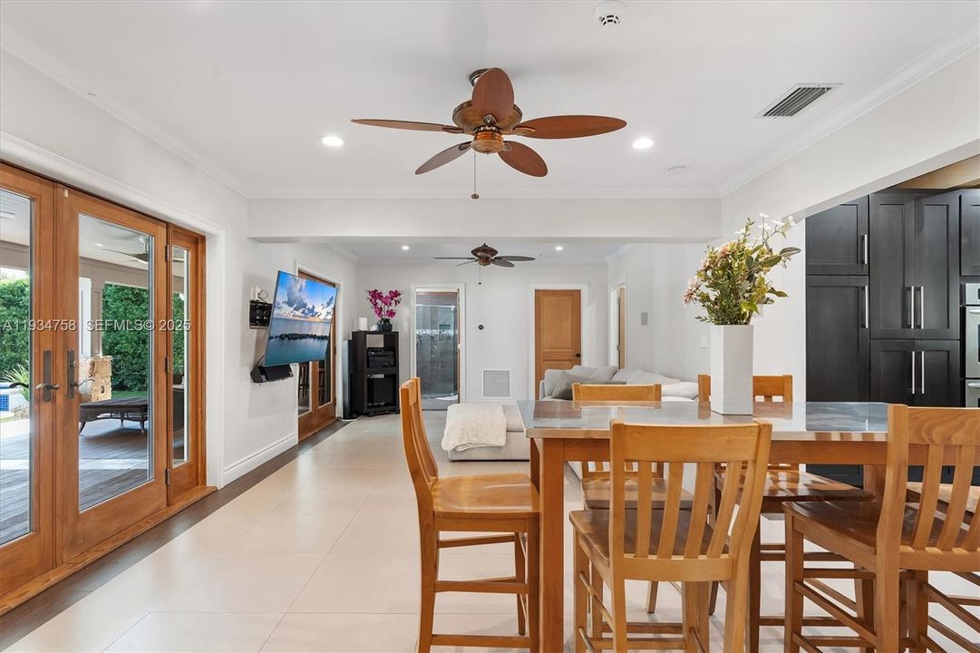 На продажу: $2,000,000 (5 спален, 4 ванн, 2770 Квадратных фут)