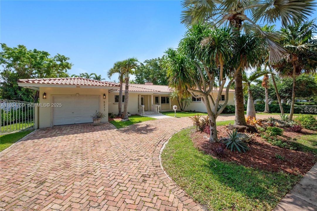 For Rent: $18,000 (4 beds, 3 baths, 2415 Square Feet)