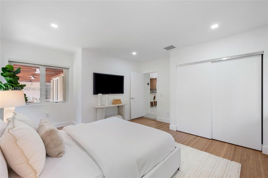 For Rent: $18,000 (4 beds, 3 baths, 2415 Square Feet)