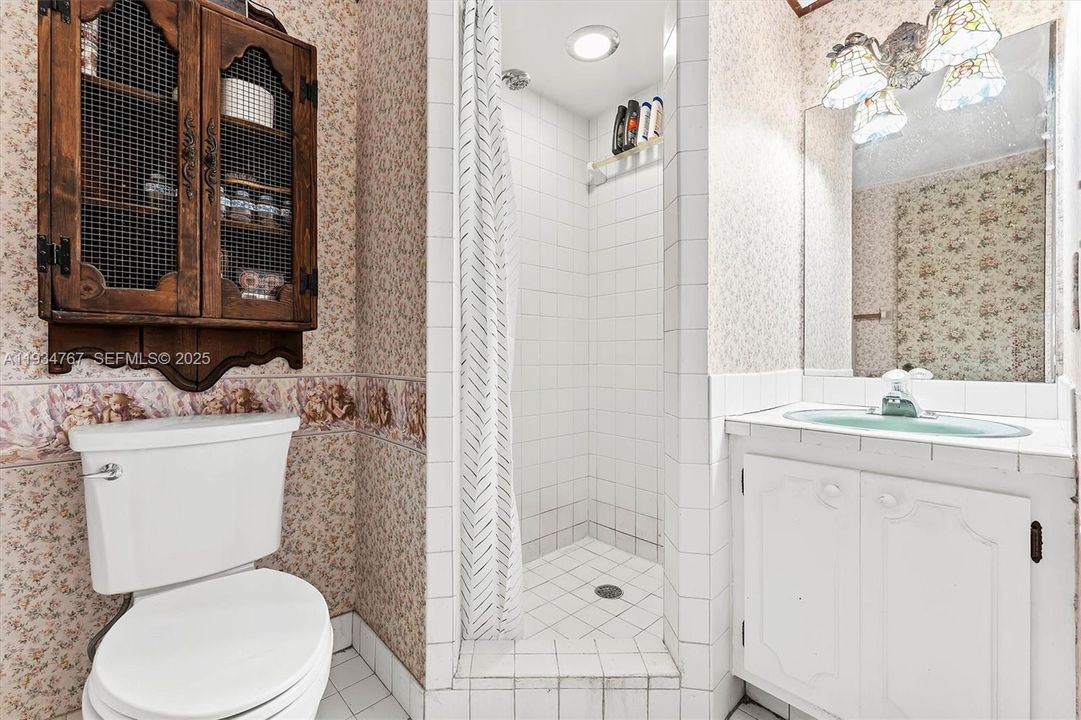 For Sale: $290,000 (3 beds, 2 baths, 1496 Square Feet)