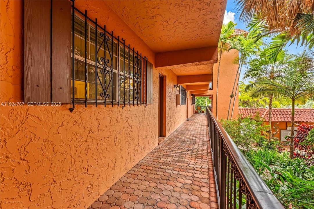 For Sale: $290,000 (3 beds, 2 baths, 1496 Square Feet)