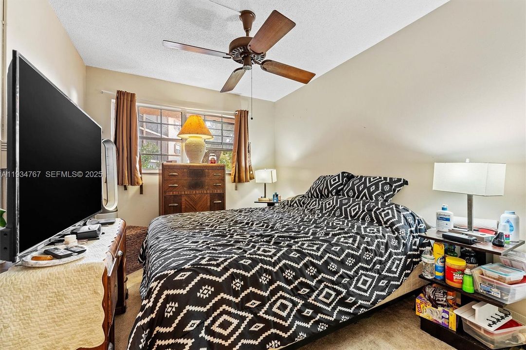 For Sale: $290,000 (3 beds, 2 baths, 1496 Square Feet)