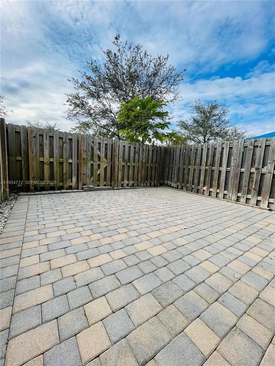 出租: $3,200 (3 贝兹, 2 浴室, 1506 平方英尺)