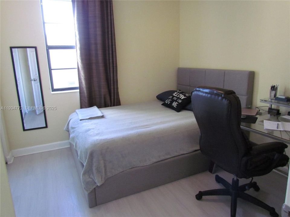 出租: $3,200 (3 贝兹, 2 浴室, 1506 平方英尺)