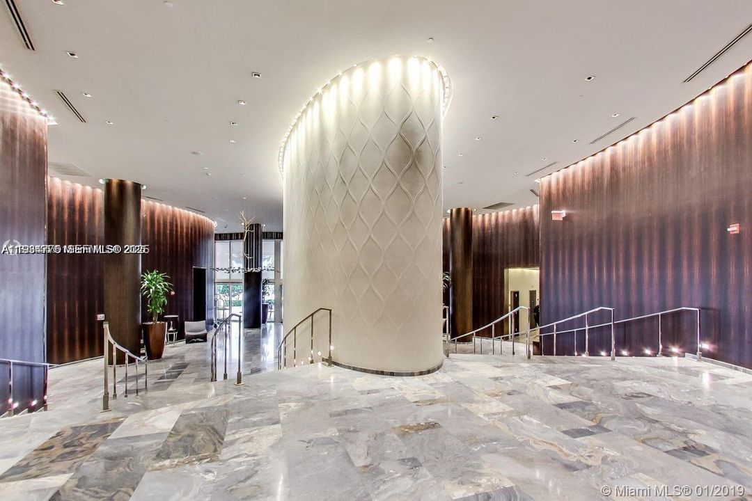 出租: $10,000 (3 贝兹, 3 浴室, 2755 平方英尺)