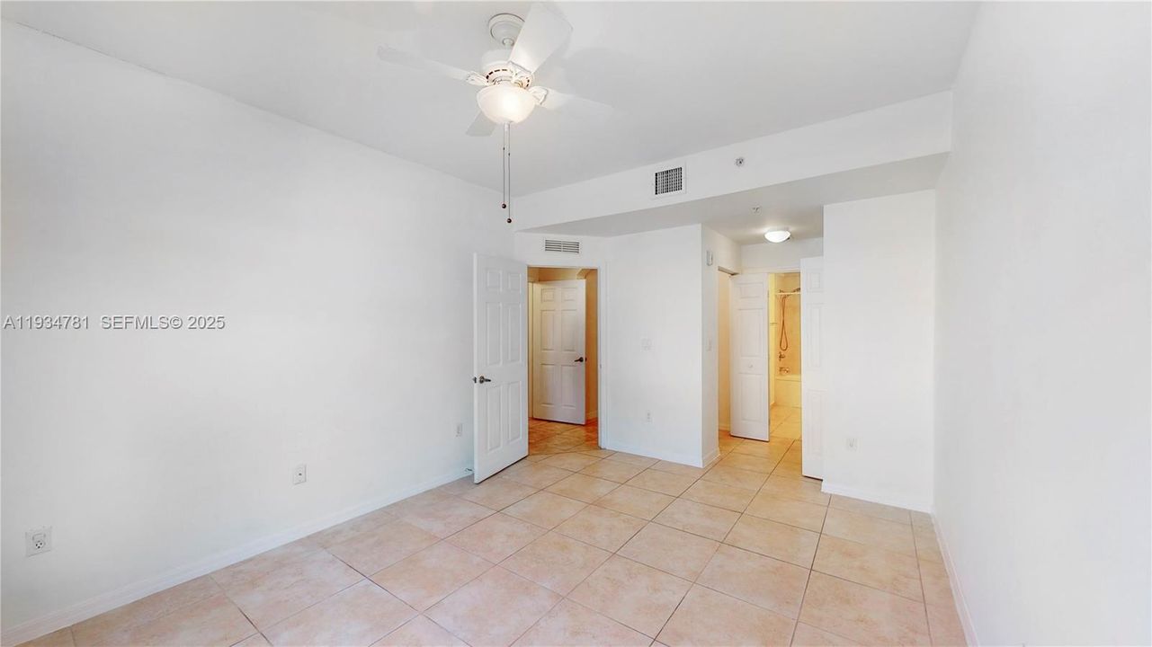 For Rent: $2,900 (3 beds, 2 baths, 1207 Square Feet)