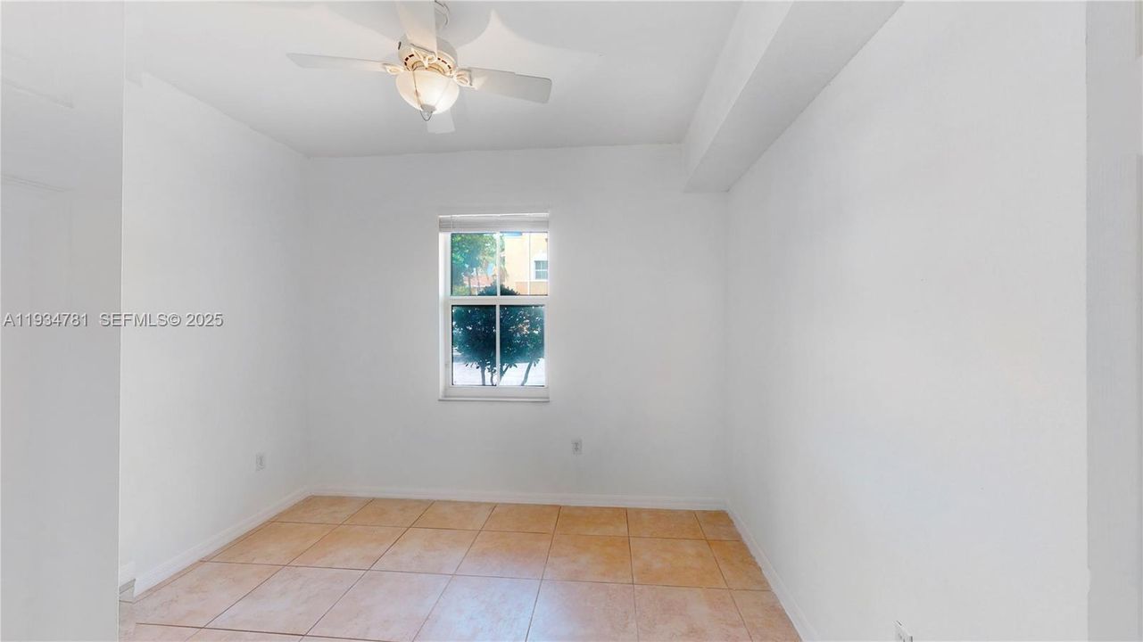 For Rent: $2,900 (3 beds, 2 baths, 1207 Square Feet)