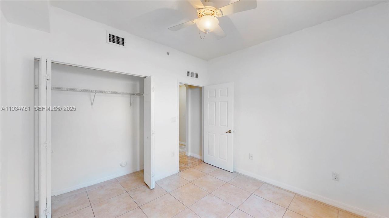 For Rent: $2,900 (3 beds, 2 baths, 1207 Square Feet)