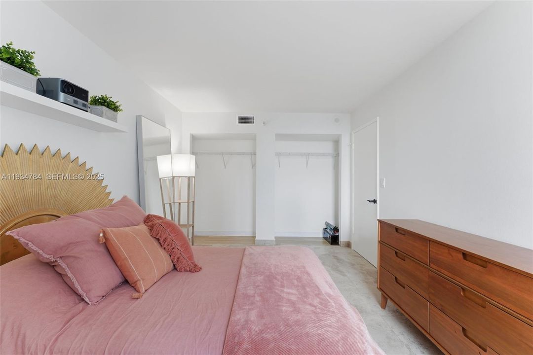 En Venta: $312,000 (2 camas, 2 baños, 903 Pies cuadrados)