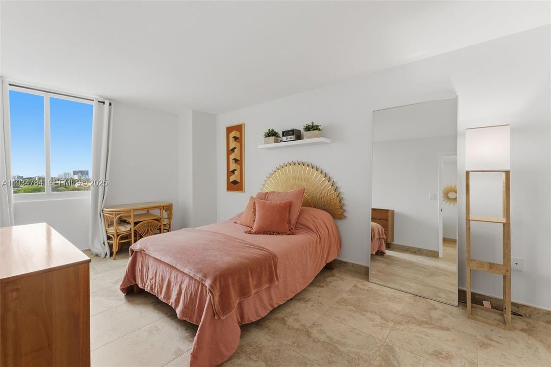 En Venta: $312,000 (2 camas, 2 baños, 903 Pies cuadrados)