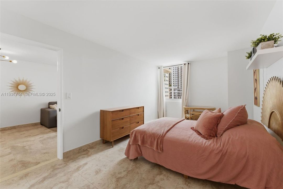 En Venta: $312,000 (2 camas, 2 baños, 903 Pies cuadrados)