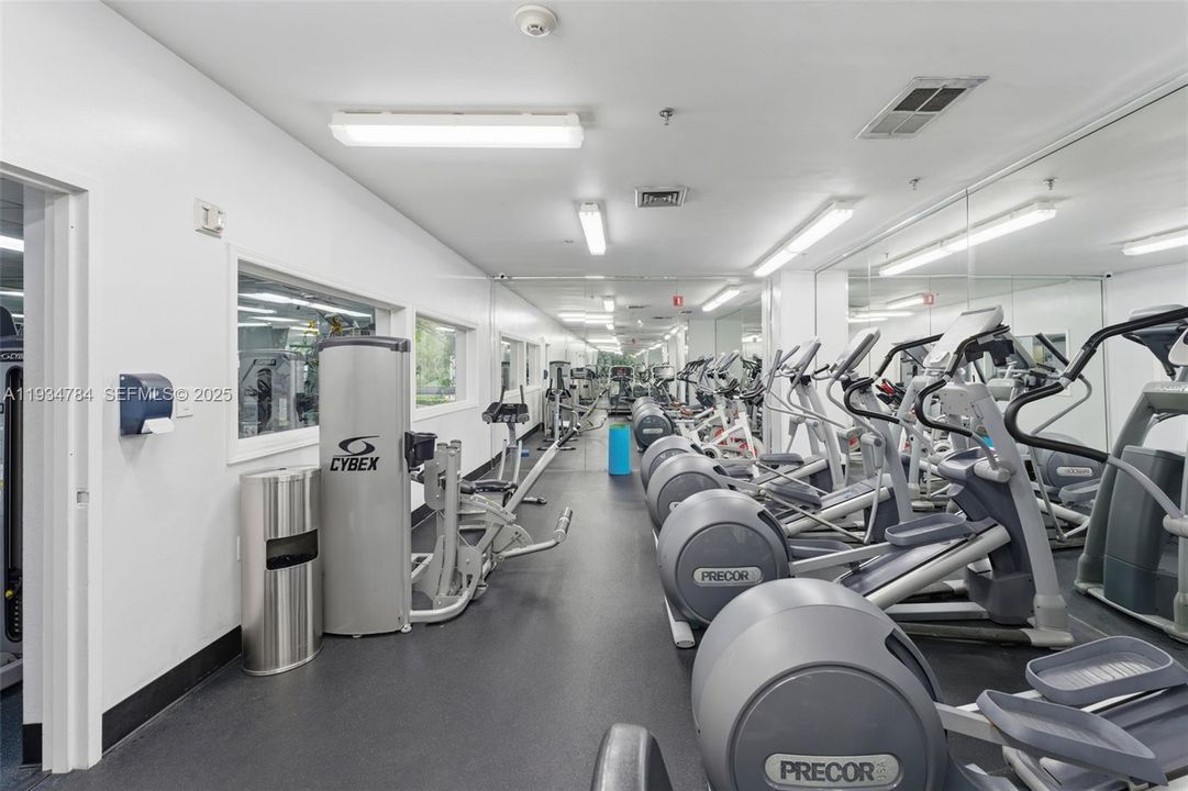 En Venta: $312,000 (2 camas, 2 baños, 903 Pies cuadrados)