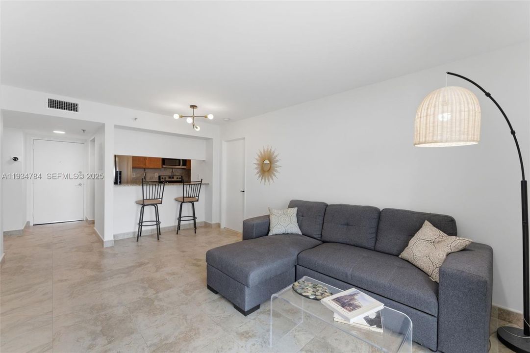 En Venta: $312,000 (2 camas, 2 baños, 903 Pies cuadrados)