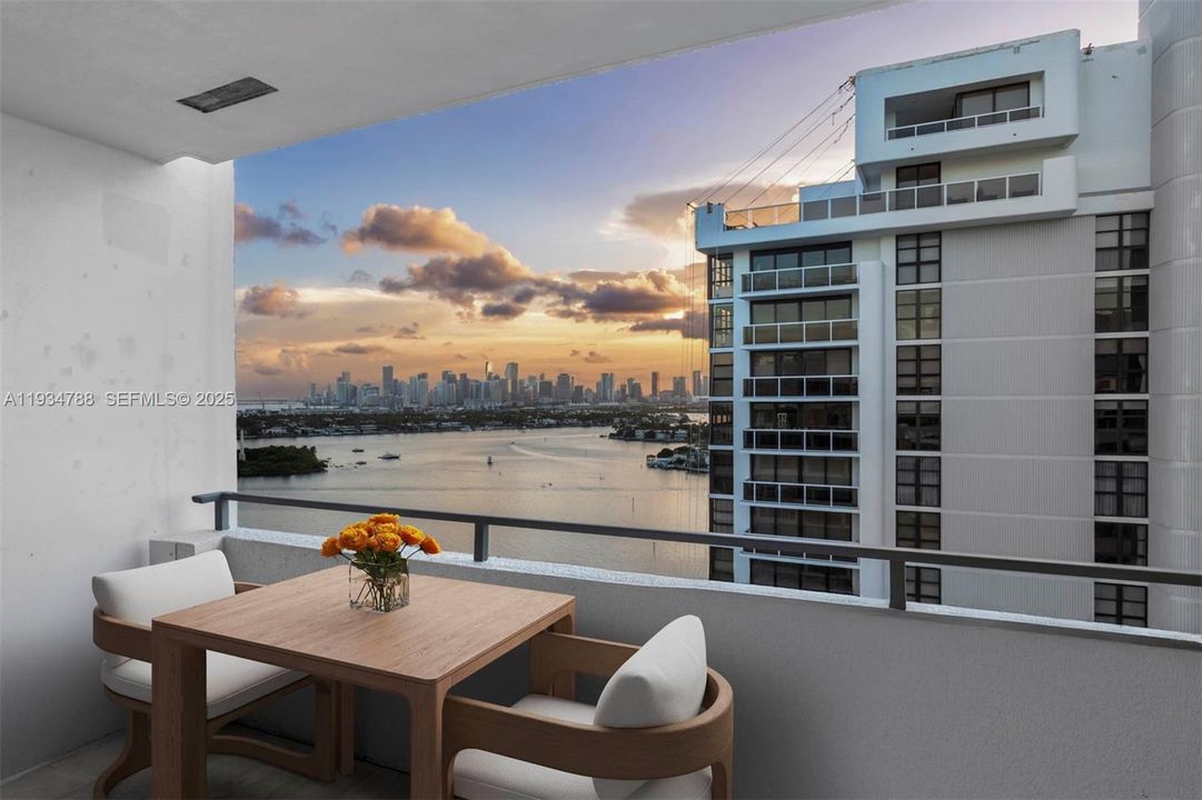 For Sale: $950,000 (2 beds, 2 baths, 1236 Square Feet)