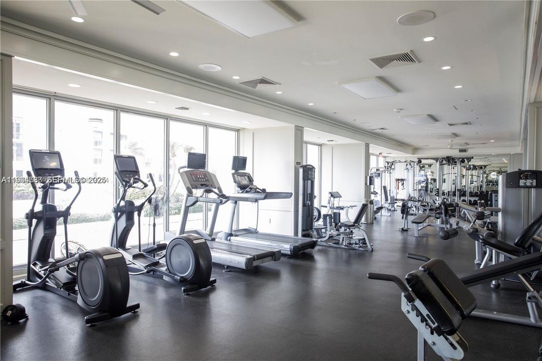 For Sale: $950,000 (2 beds, 2 baths, 1236 Square Feet)