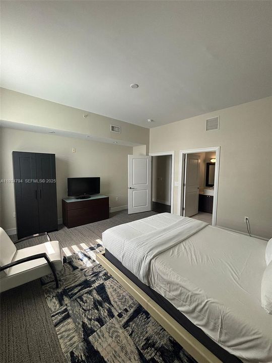 На продажу: $120,000 (3 спален, 4 ванн, 2070 Квадратных фут)