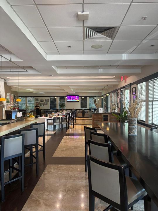 На продажу: $120,000 (3 спален, 4 ванн, 2070 Квадратных фут)