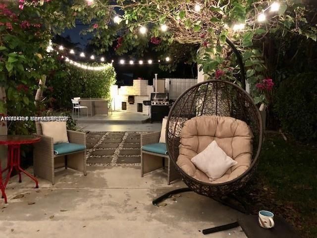 For Rent: $3,950 (3 beds, 1 baths, 1373 Square Feet)