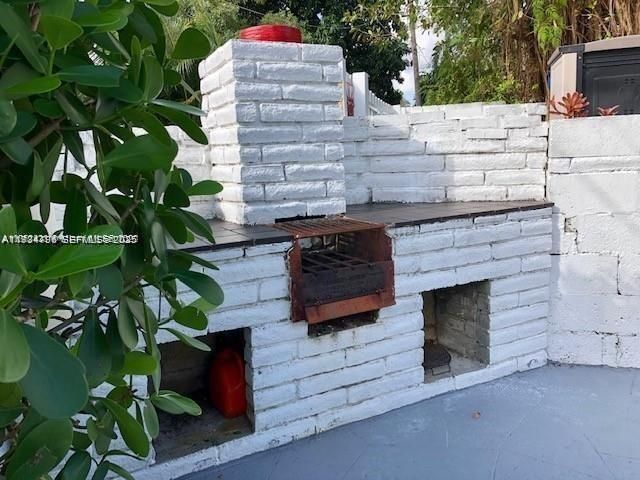 For Rent: $3,950 (3 beds, 1 baths, 1373 Square Feet)