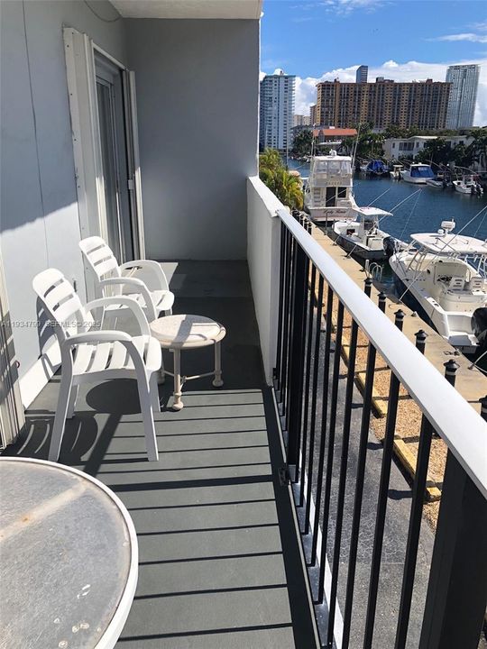 出租: $1,700 (1 贝兹, 1 浴室, 652 平方英尺)