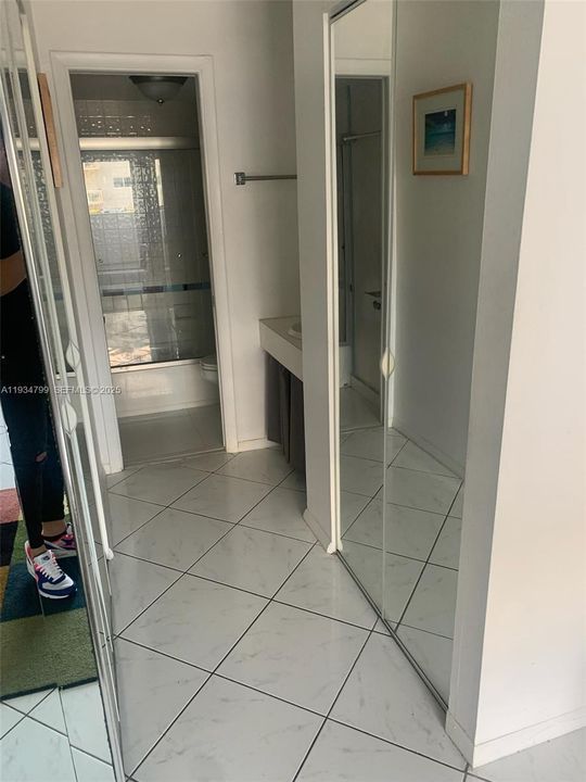 出租: $1,700 (1 贝兹, 1 浴室, 652 平方英尺)