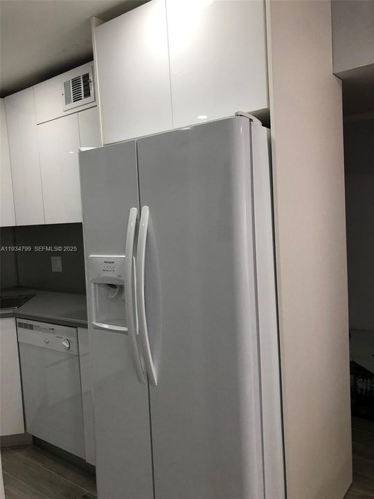 出租: $1,700 (1 贝兹, 1 浴室, 652 平方英尺)