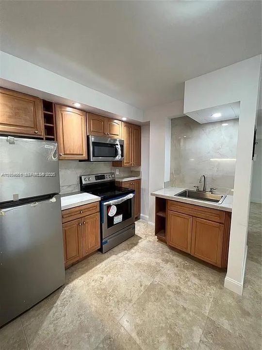 В аренду: $2,750 (3 спален, 2 ванн, 930 Квадратных фут)