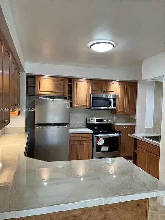 В аренду: $2,750 (3 спален, 2 ванн, 930 Квадратных фут)