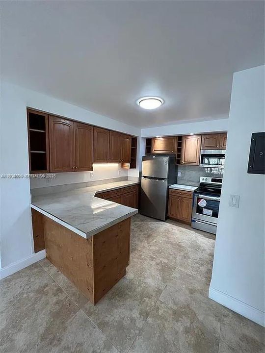 В аренду: $2,750 (3 спален, 2 ванн, 930 Квадратных фут)