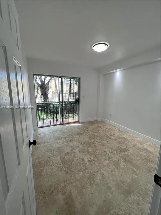 В аренду: $2,750 (3 спален, 2 ванн, 930 Квадратных фут)