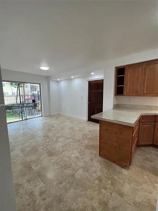 В аренду: $2,750 (3 спален, 2 ванн, 930 Квадратных фут)