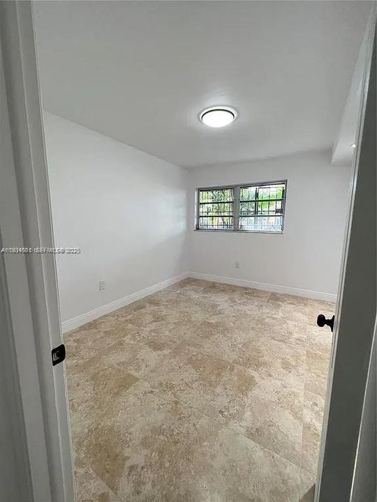 В аренду: $2,750 (3 спален, 2 ванн, 930 Квадратных фут)