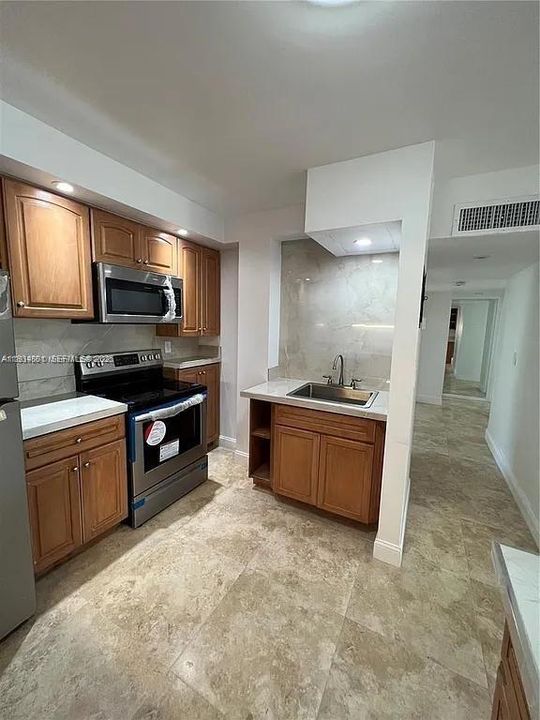 В аренду: $2,750 (3 спален, 2 ванн, 930 Квадратных фут)